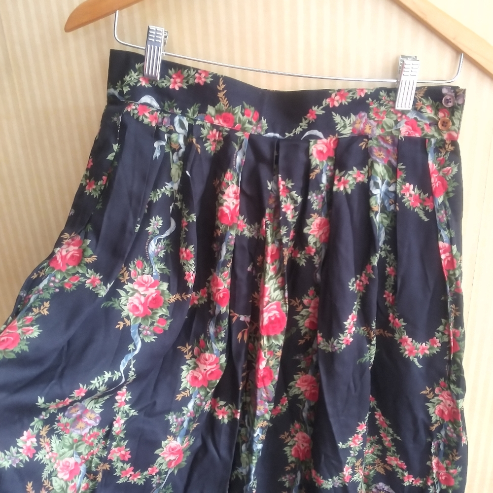 6 for $25! 80s 90s Floral Rayon long Skirt